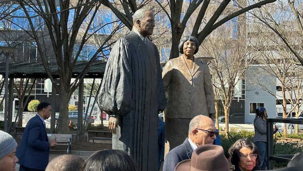 Historic sculpture of Greensboro couple unveiled [Video]