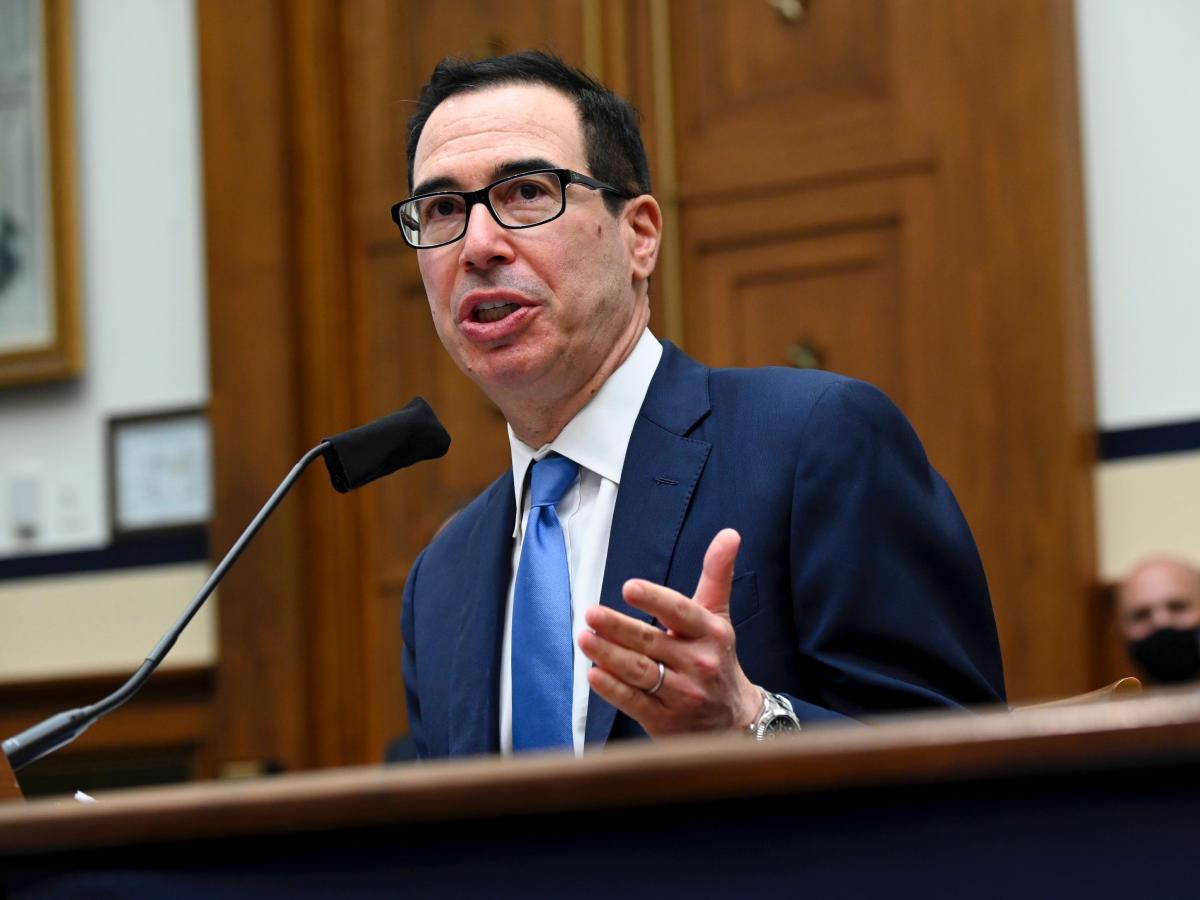 Steven Mnuchin says he’s putting together a group to try to buy TikTok [Video]