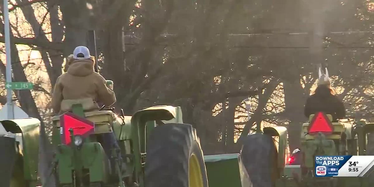 Waverly students drive tractors to school for National Ag Week [Video]
