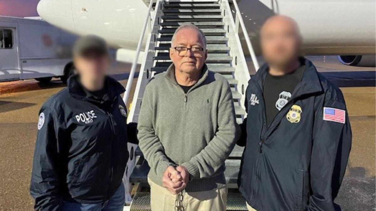 ICE deports 75-year-old man wanted for death-squad killings during El Salvadors civil war [Video]