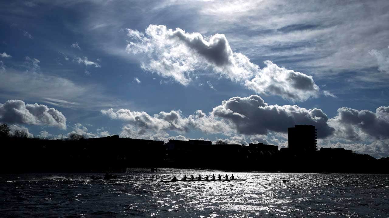 Oxford, Cambridge rowing teams warned about polluted waters ahead of race [Video]