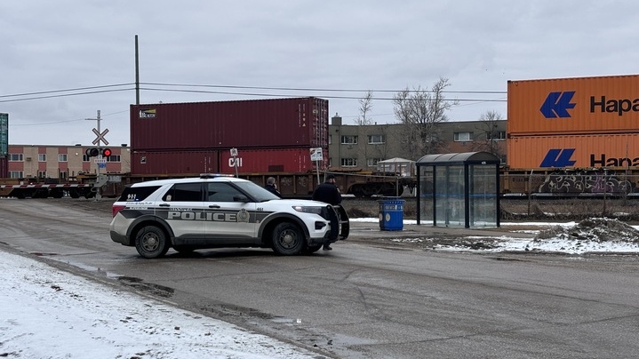 Winnipeg police, CPKC rail investigating after woman hit by train near Panet Road and Munroe Avenue [Video]