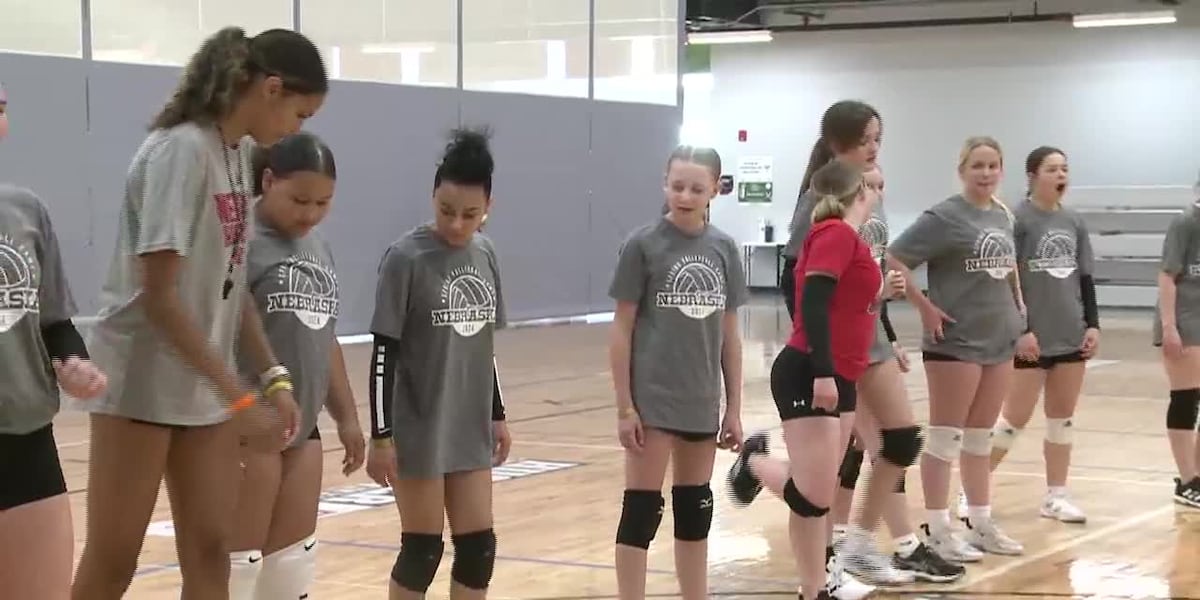 Husker Womens Volleyball team hosts clinic for young girls [Video]