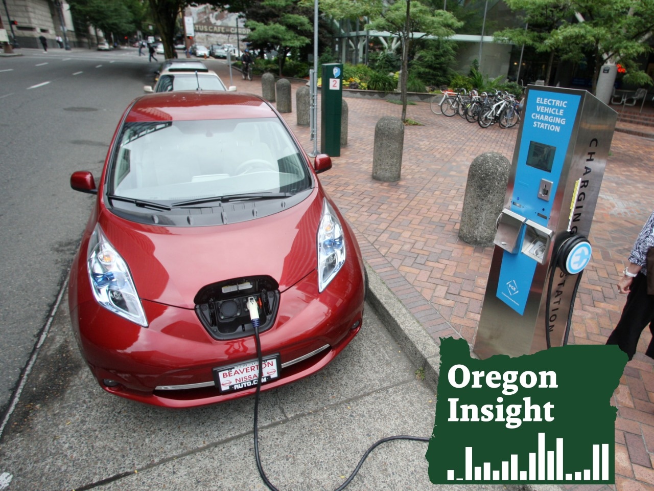 Oregon electric vehicle sales rise again  when might they overtake gas-powered cars? [Video]