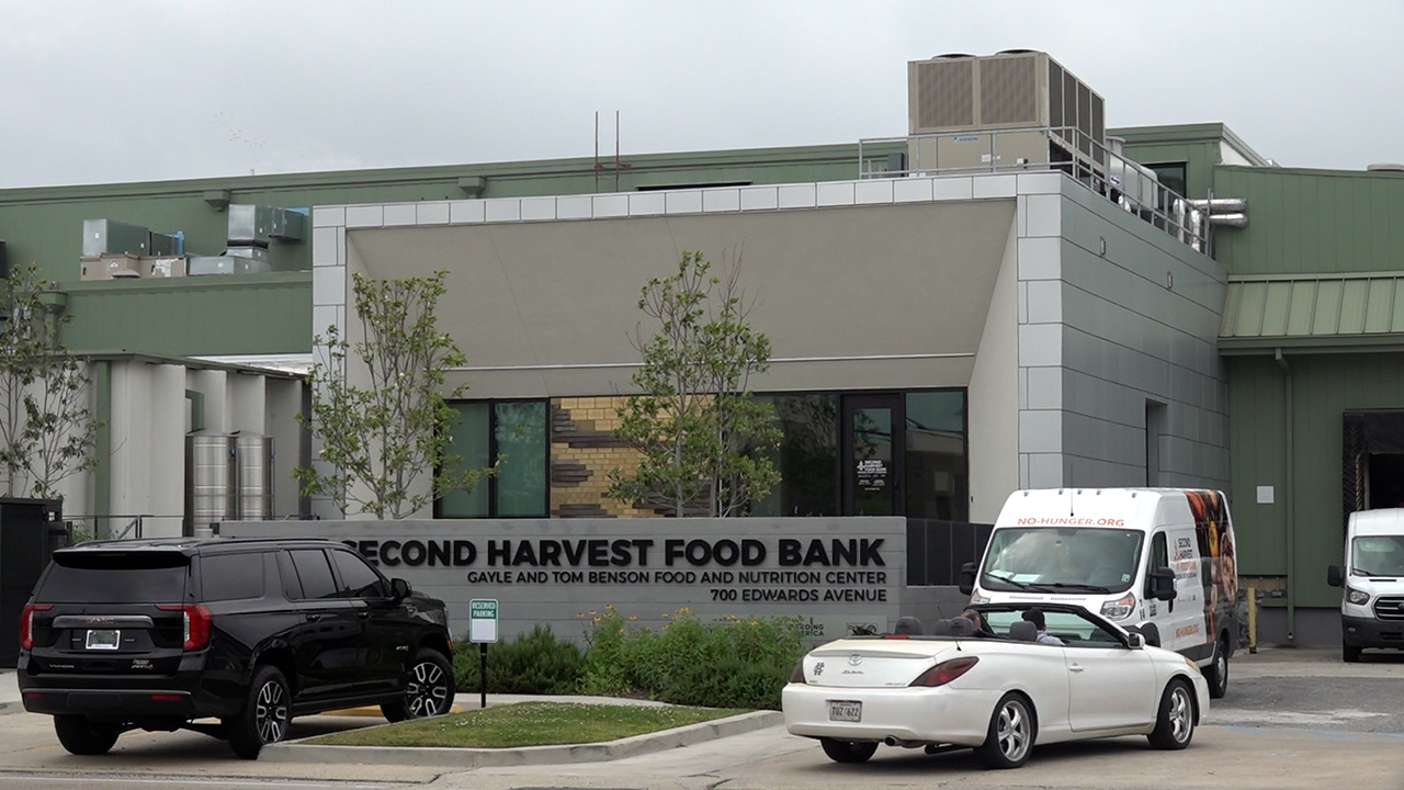 Congressman Troy Carter visits New Orleans food bank [Video]