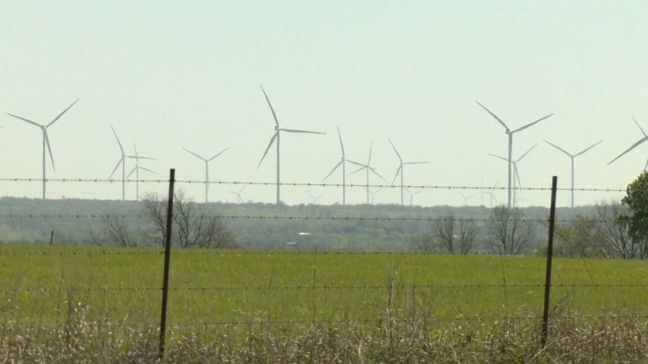Residents raise concerns about Pontotoc County wind farm – KTEN [Video]