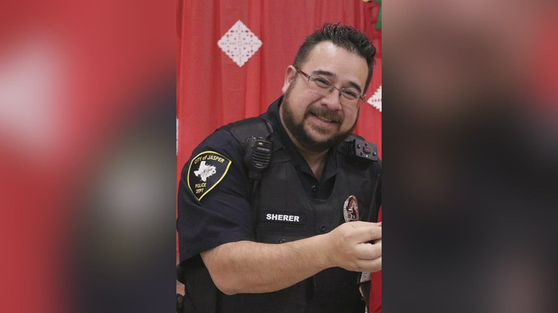 A Jasper Police Officer has died after a wreck in Jasper County [Video]