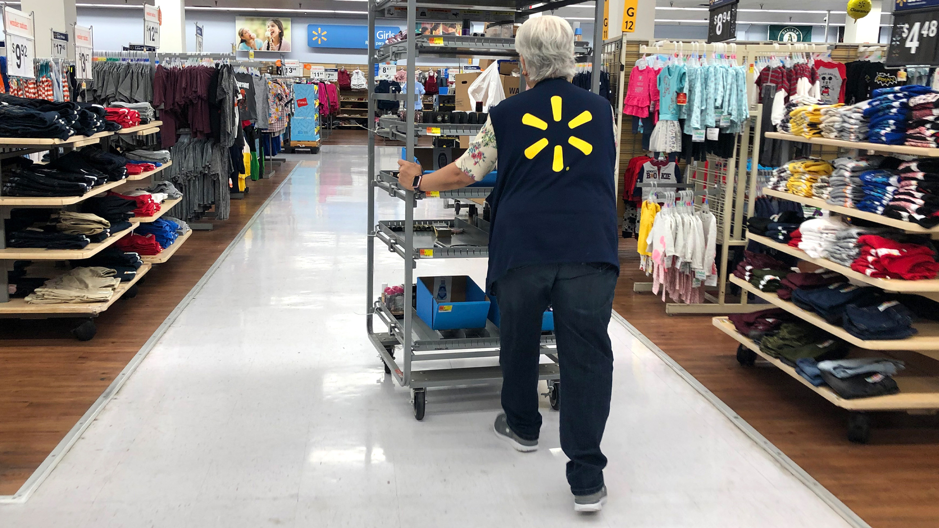 ‘It can be a secret weapon,’ says Walmart employee of little-known trick that saves hundreds, it ‘just takes asking’ [Video]