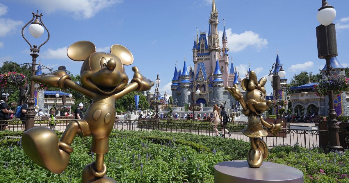 Disney allowed to pause lawsuit against Fla. governor as part of settlement deal [Video]