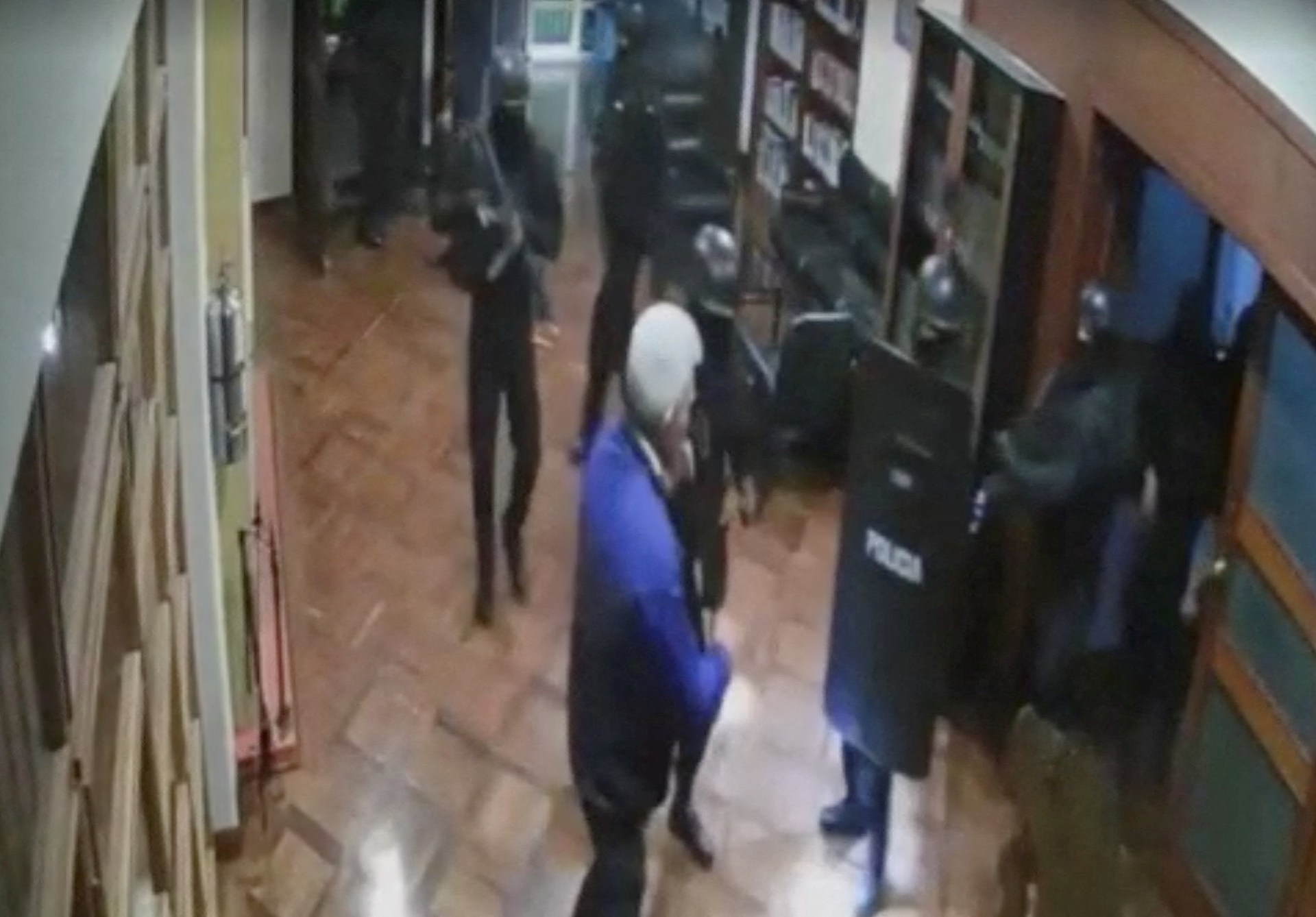 Mexico releases footage of Ecuador police storming its embassy | Politics [Video]