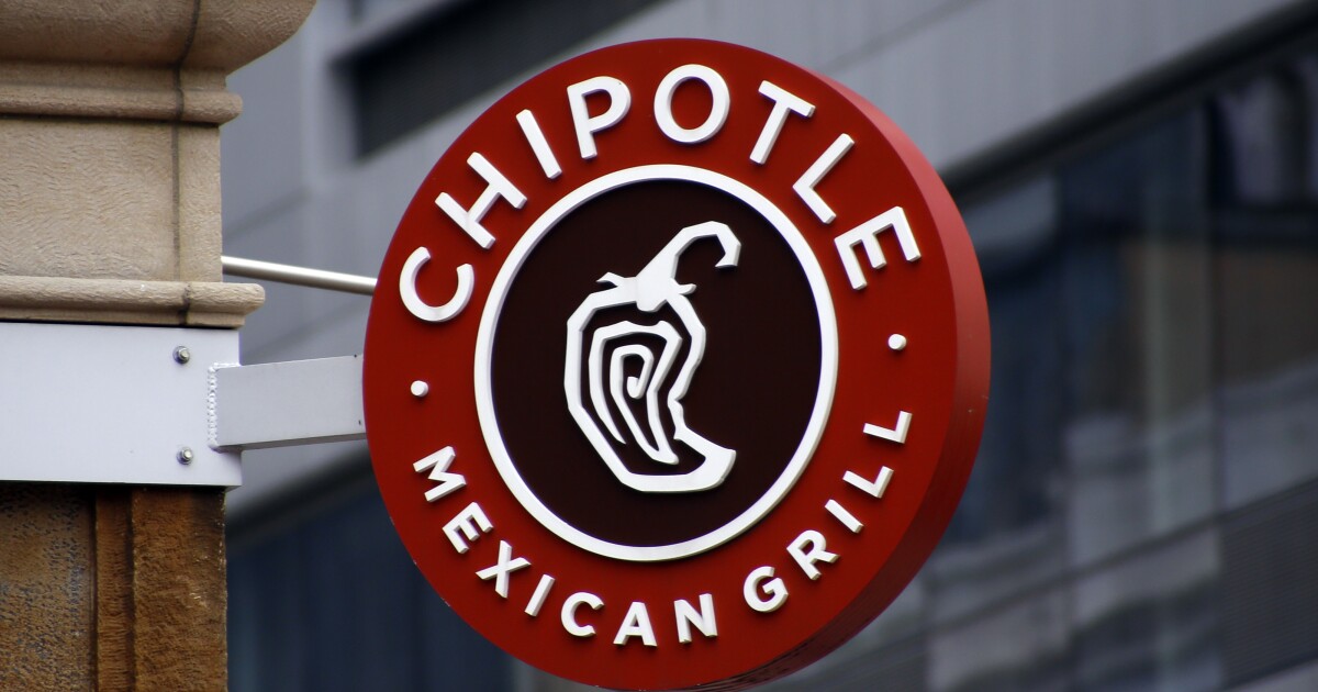 Chipotle opens first location in Downtown Detroit on Wednesday [Video]