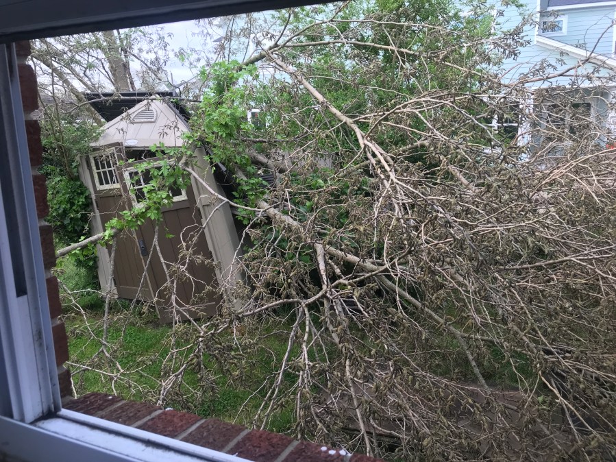 Severe weather moves through Hampton Roads, outages reported [Video]