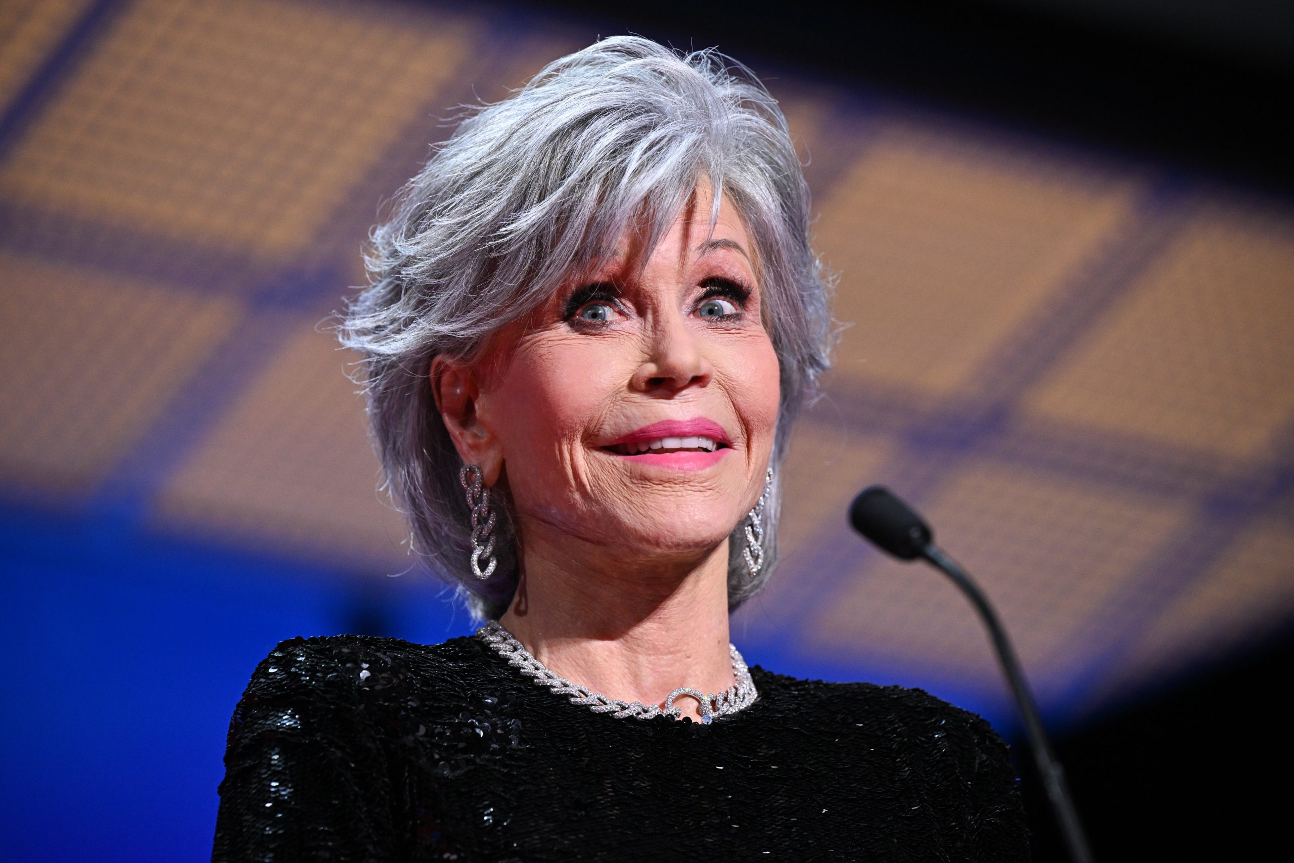 Jane Fonda decries inaction on climate, apologizes to the young: Sorry that weve created this issue for you [Video]