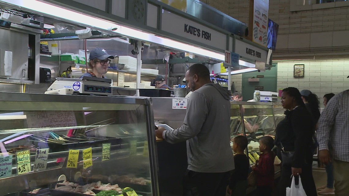 West Side Market vendors lose thousands of dollars after power outage [Video]