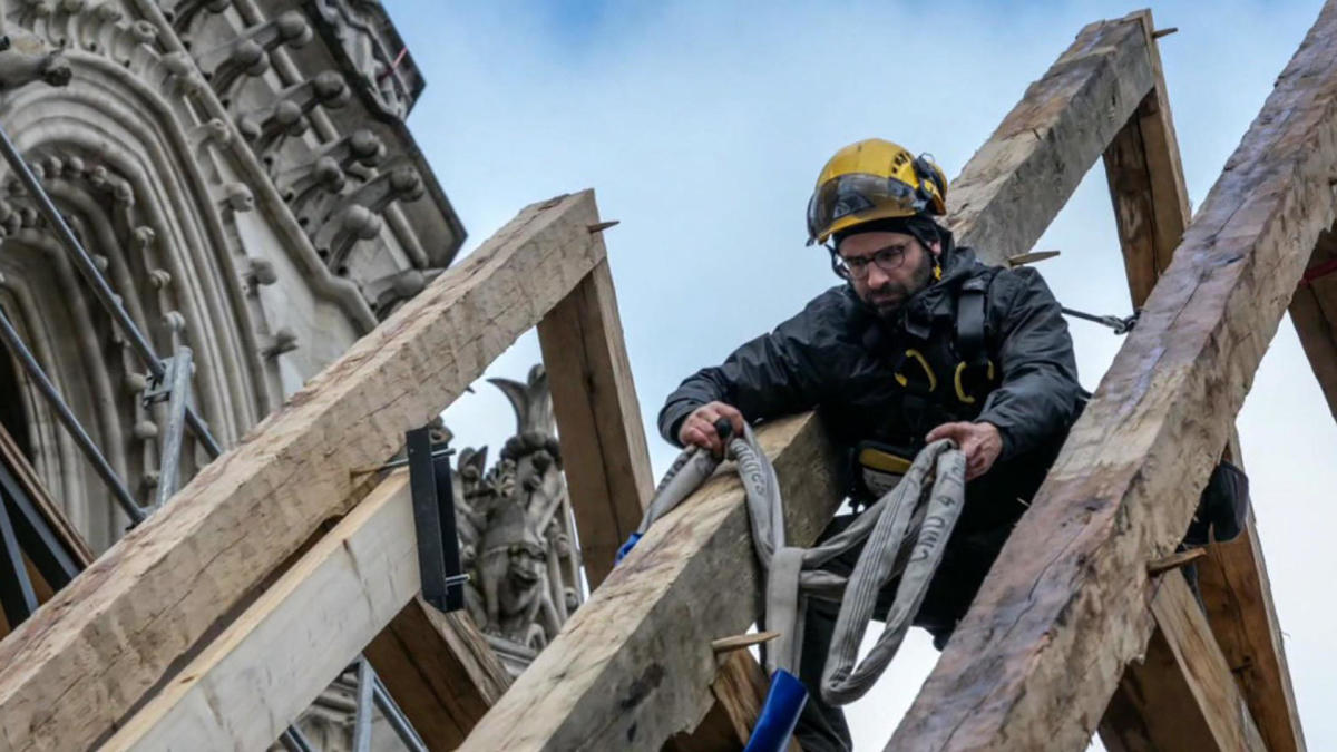 U.S. carpenter helping rebuild Notre Dame 5 years after devastating fire [Video]