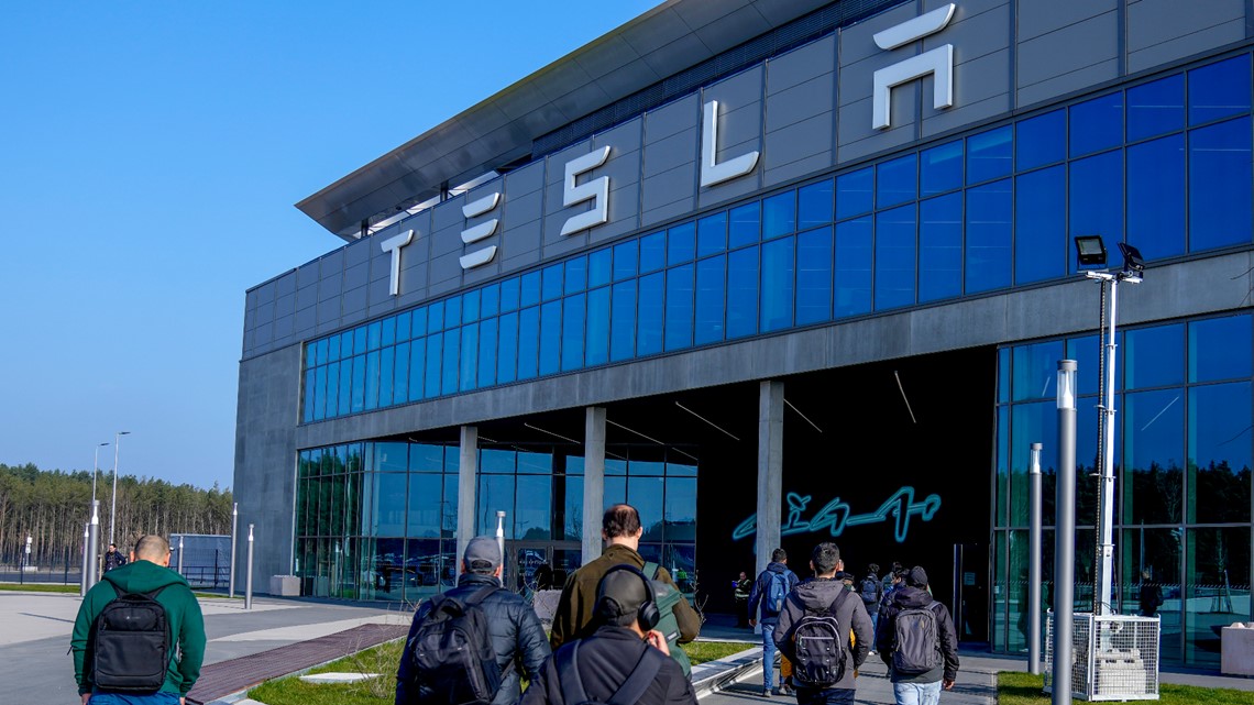 Tesla planning to lay off 10% of its workers to cut costs [Video]