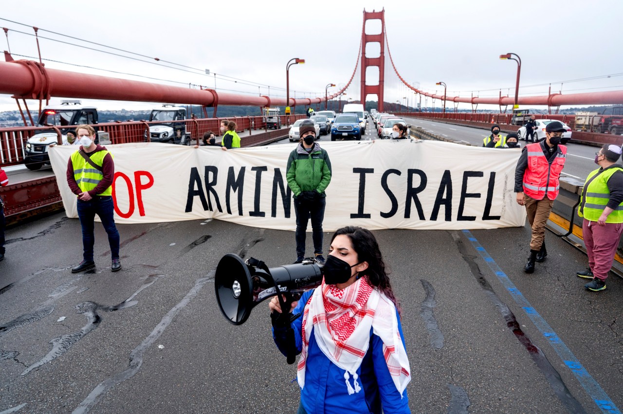 Gaza protests block Golden Gate Bridge, Oakland highway [Video]