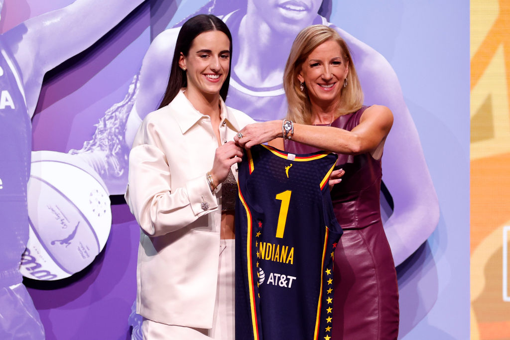 Caitlin Clark Drafted #1 by Indiana Fever, Angel Reese Drafted #7 by Chicago Sky During WNBA Draft | Latin Post [Video]