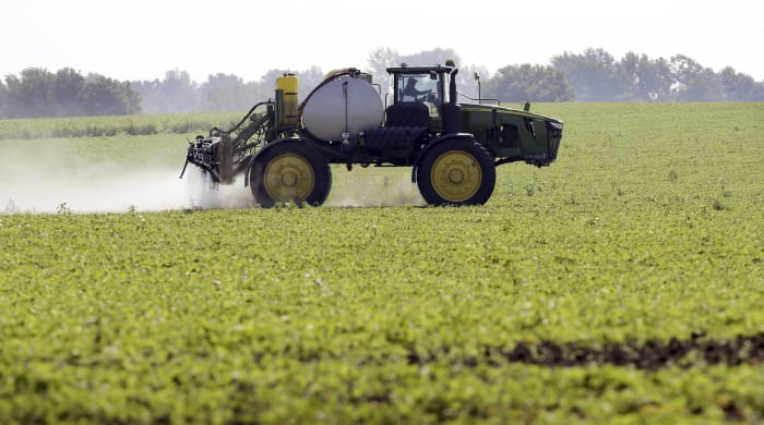 Weedkiller manufacturer seeks lawmakers’ help to squelch claims it failed to warn about cancer [Video]
