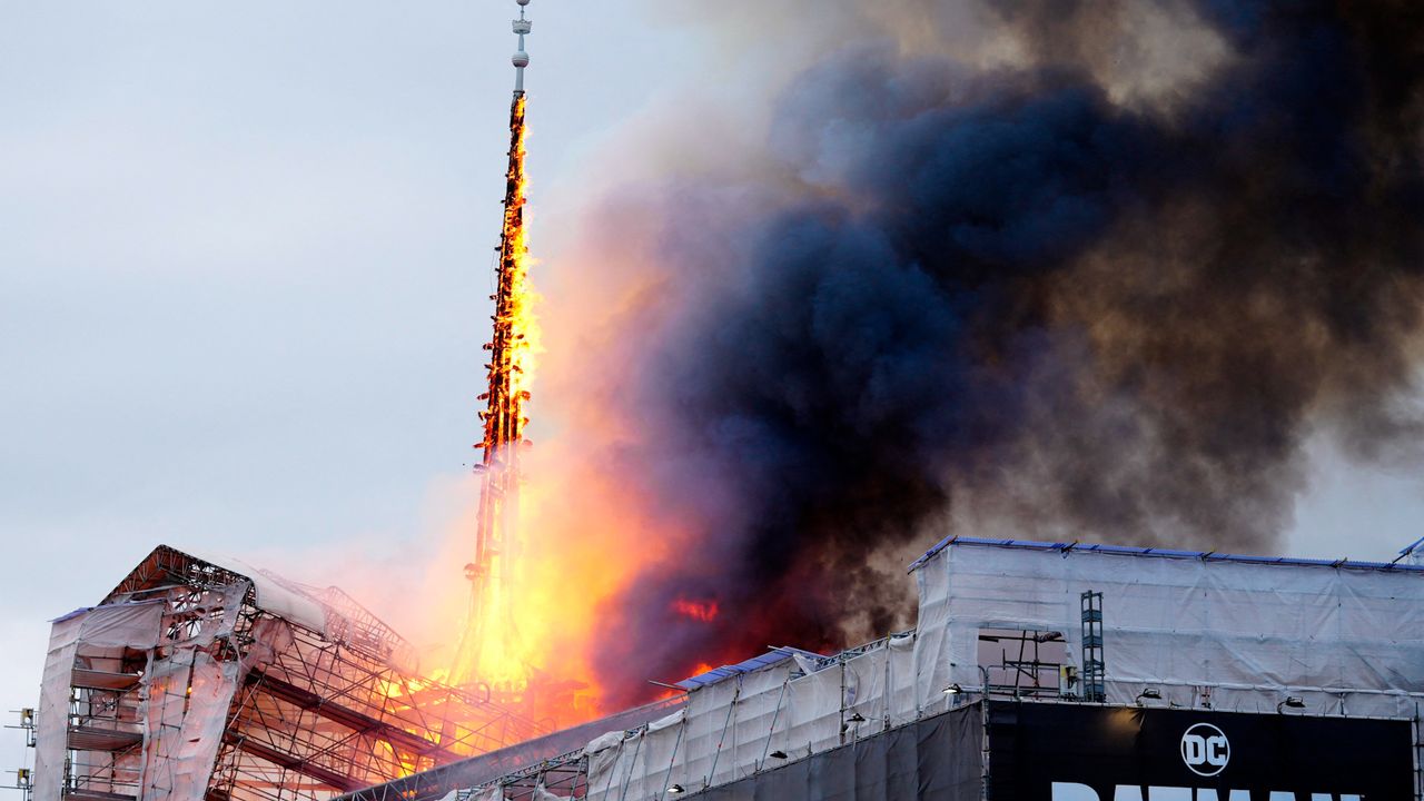 Spire Collapses as Fire Engulfs Copenhagens Old Stock Exchange [Video]