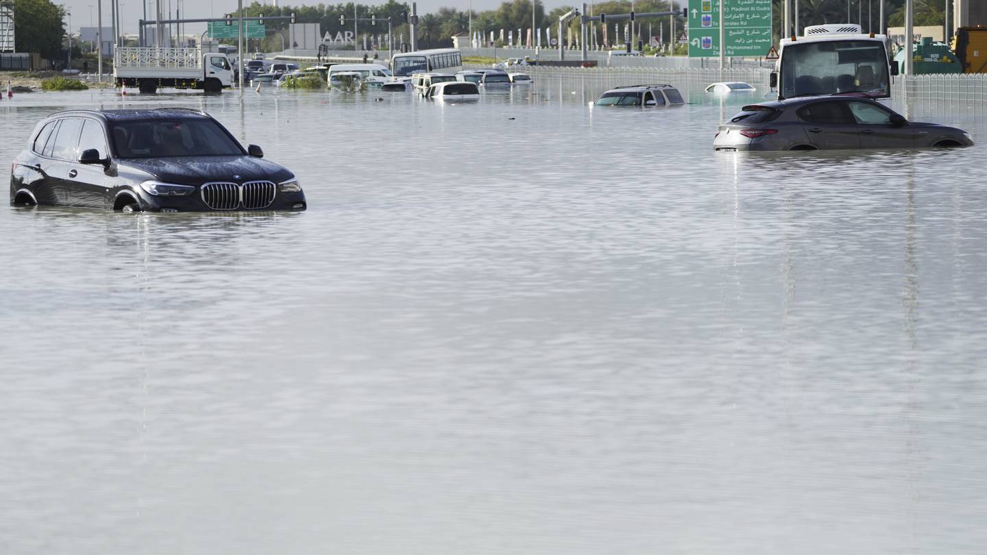 A storm dumps record rain across the desert nation of UAE and floods Dubai’s airport  WSOC TV [Video]