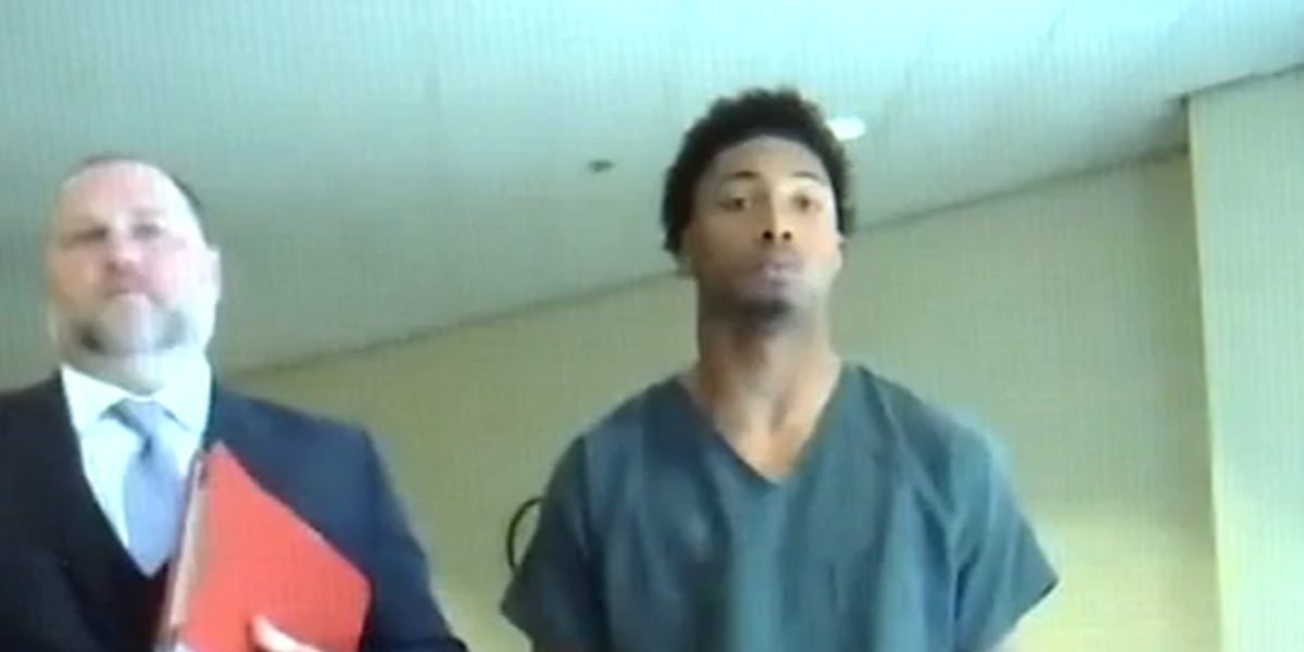 University of Oregon football player arrested after deadly hit-and-run [Video]