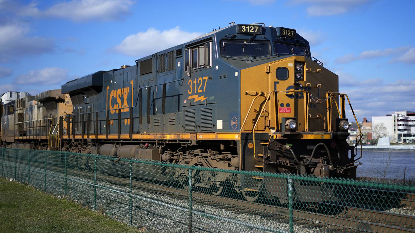 CSX profit drops 10% despite railroad delivering 3% more freight in first quarter  WSOC TV [Video]