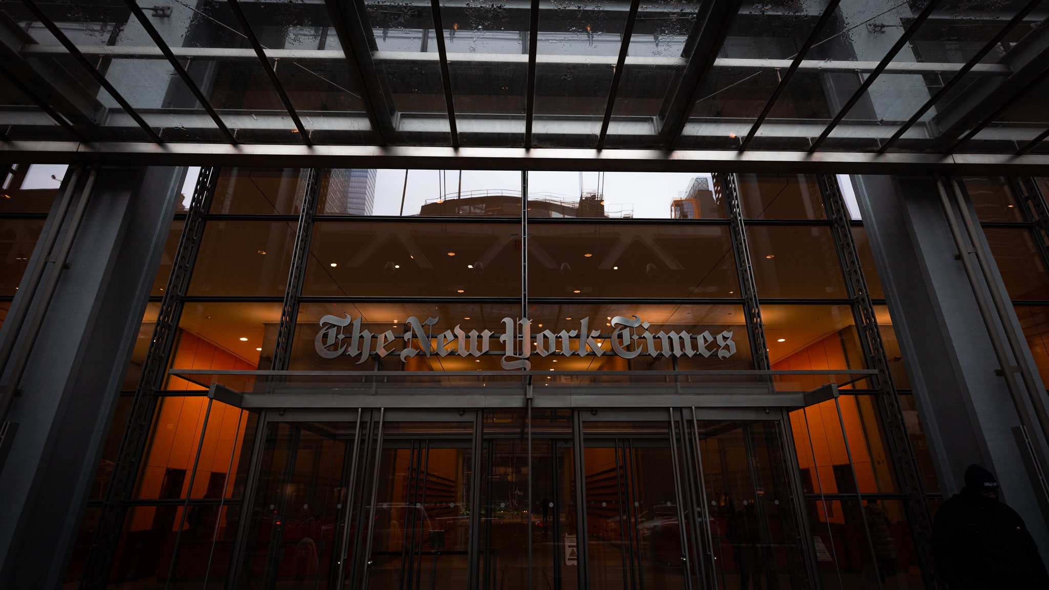 The New York Times investigates leaks, liberal newsrooms have the upper hand [Video]