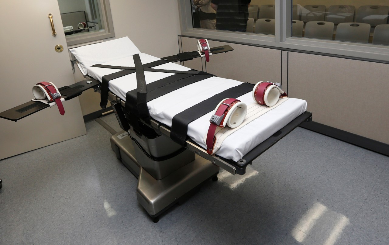 Black death row inmates suffer more botched lethal injections than white ones: Report [Video]