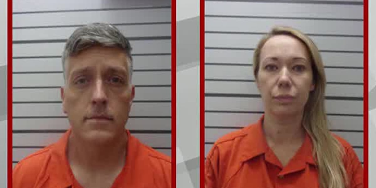 Return to Nature Funeral Home owners plead not guilty to federal charges, Jon Hallford suspected of inappropriate texting with a minor [Video]