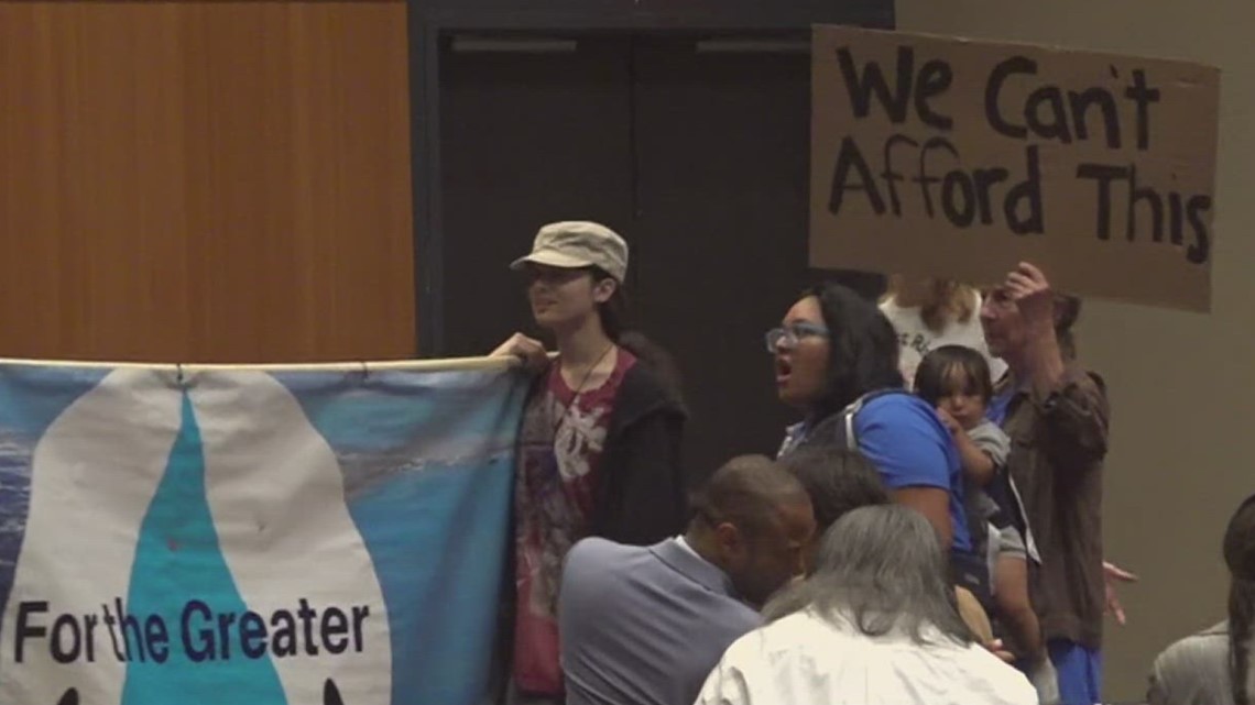 Public shares opinions at TCEQ public desal meeting Thursday [Video]