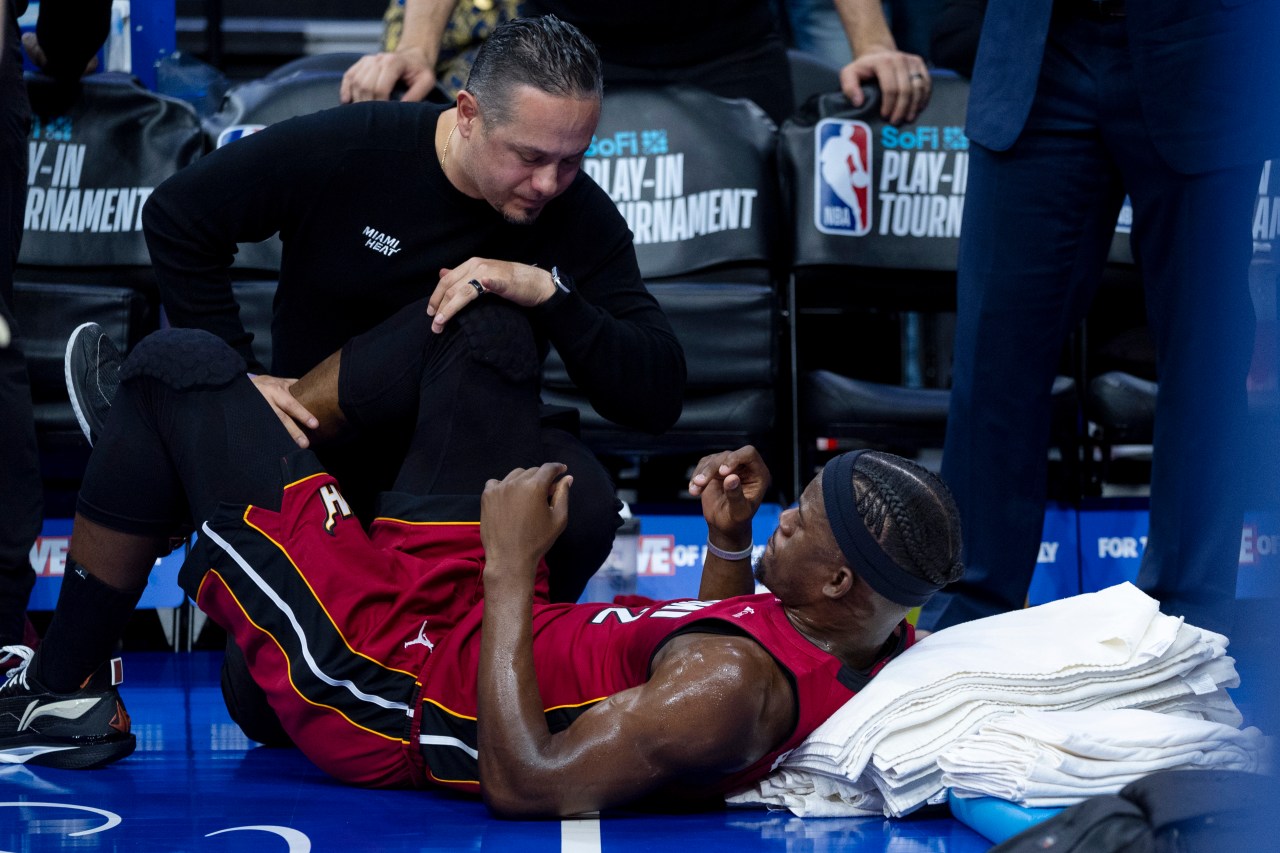 Heat star Jimmy Butler has sprained ligament in knee, will be sidelined several weeks | KLRT [Video]