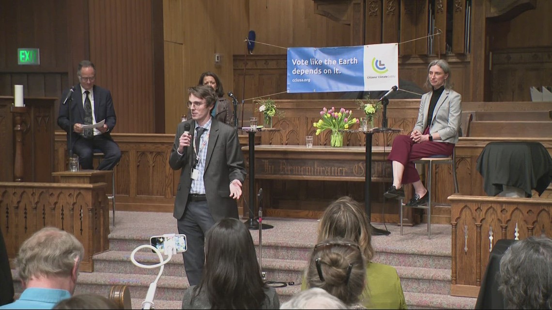 Oregon District 3 candidates speak on climate change [Video]