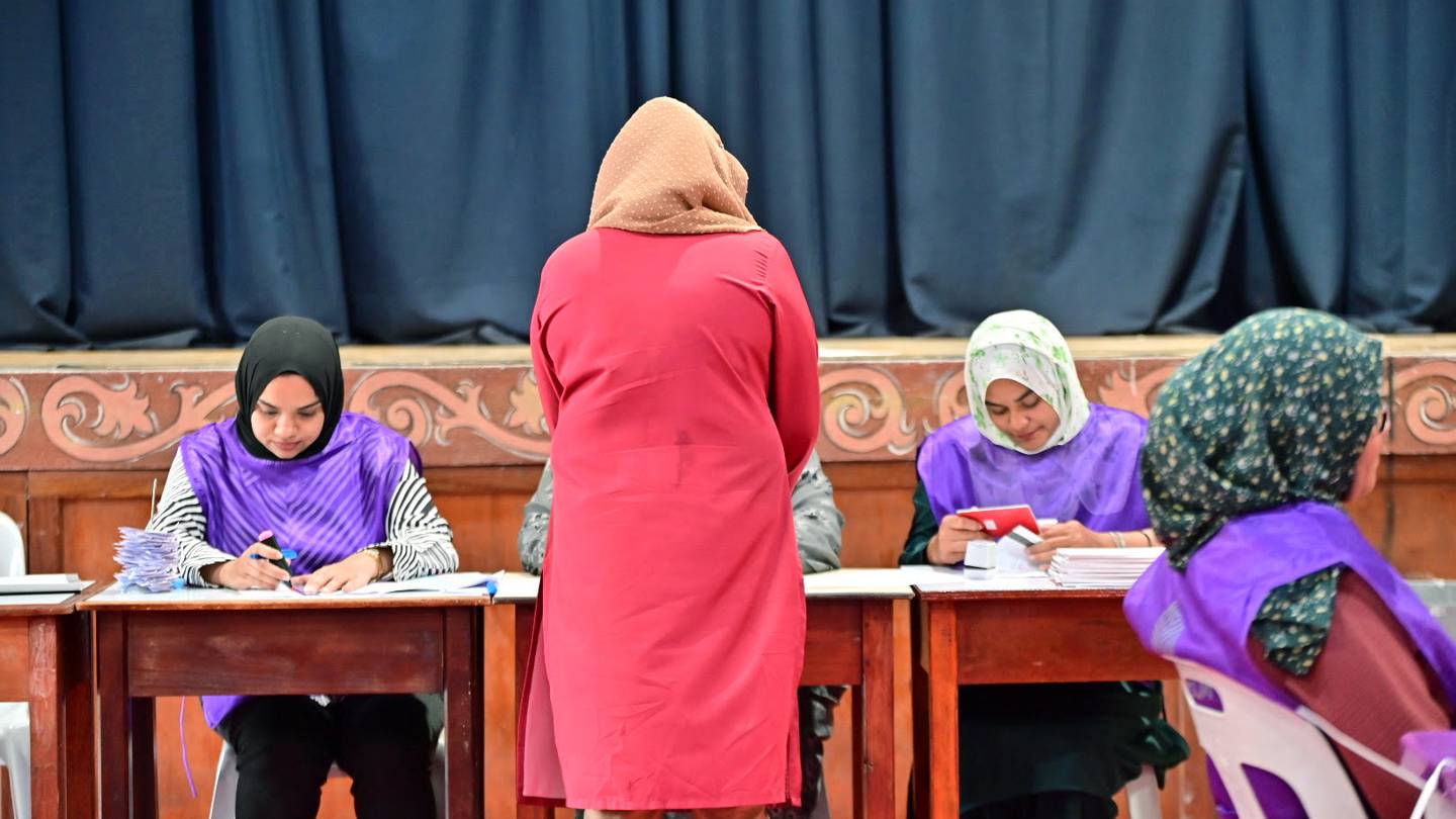 Pro-China President Muizzu’s party sweeps Maldives parliamentary elections, preliminary results say  WFTV [Video]