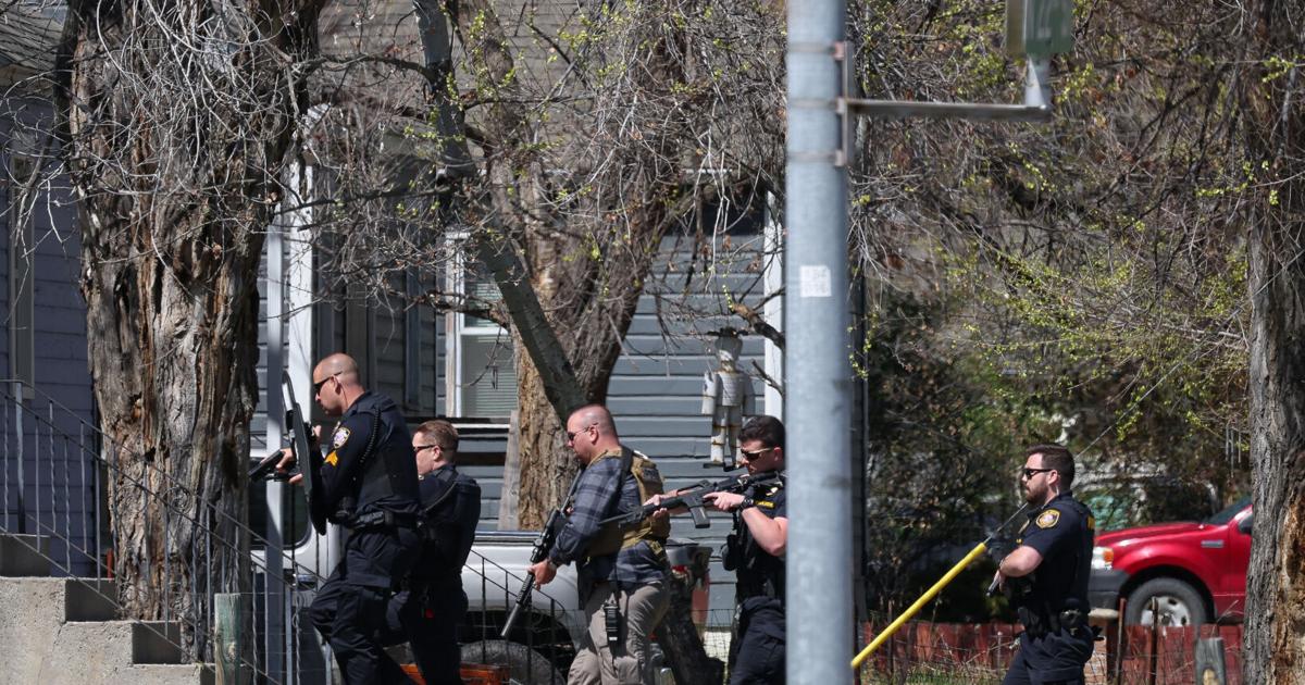 Teens detained after South Side stabbing and standoff [Video]