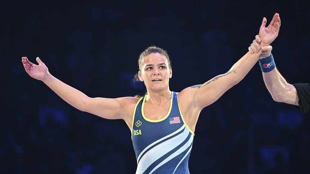 Helen Maroulis becomes first US female wrestler to qualify for three Olympic teams [Video]