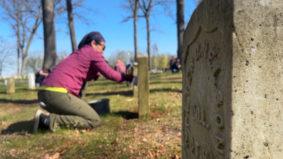 Veterans carry on public service with cemetery cleanup [Video]