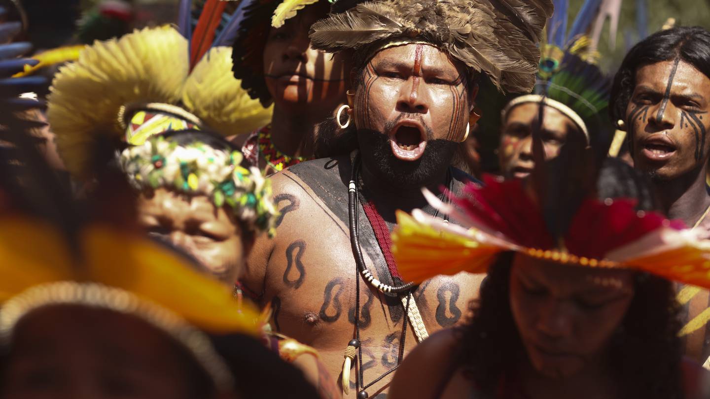 Indigenous groups gathering in Brazil’s capital to protest president’s land grant decisions  WSB-TV Channel 2 [Video]