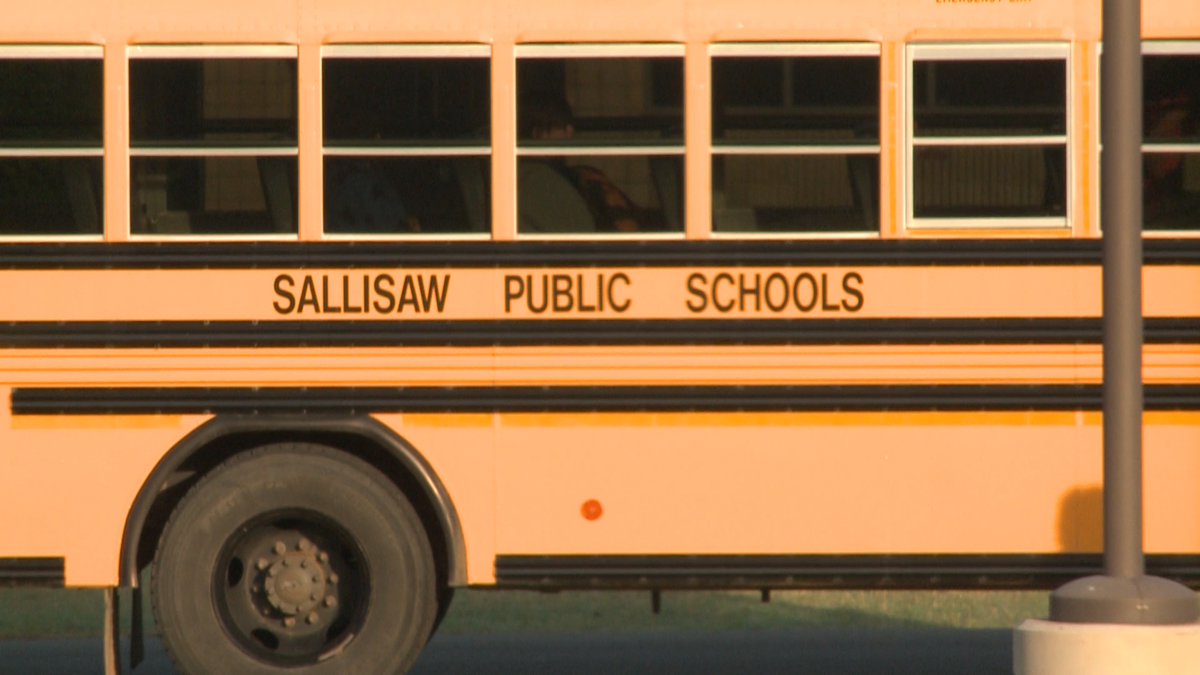 Sallisaw, Oklahoma school resource officer on paid leave [Video]
