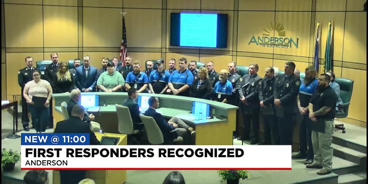 First responders recognized following house fire in Anderson [Video]