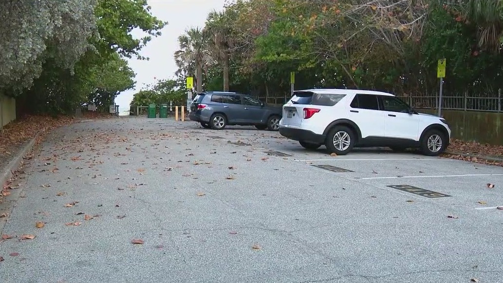 Family escapes carjacking attempt on Florida beach [Video]