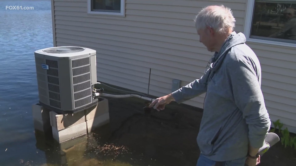 Portland residents are pumping to keep their homes afloat [Video]