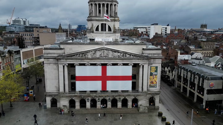 St Georges flag claimed to be largest in country flies in Nottingham | News [Video]