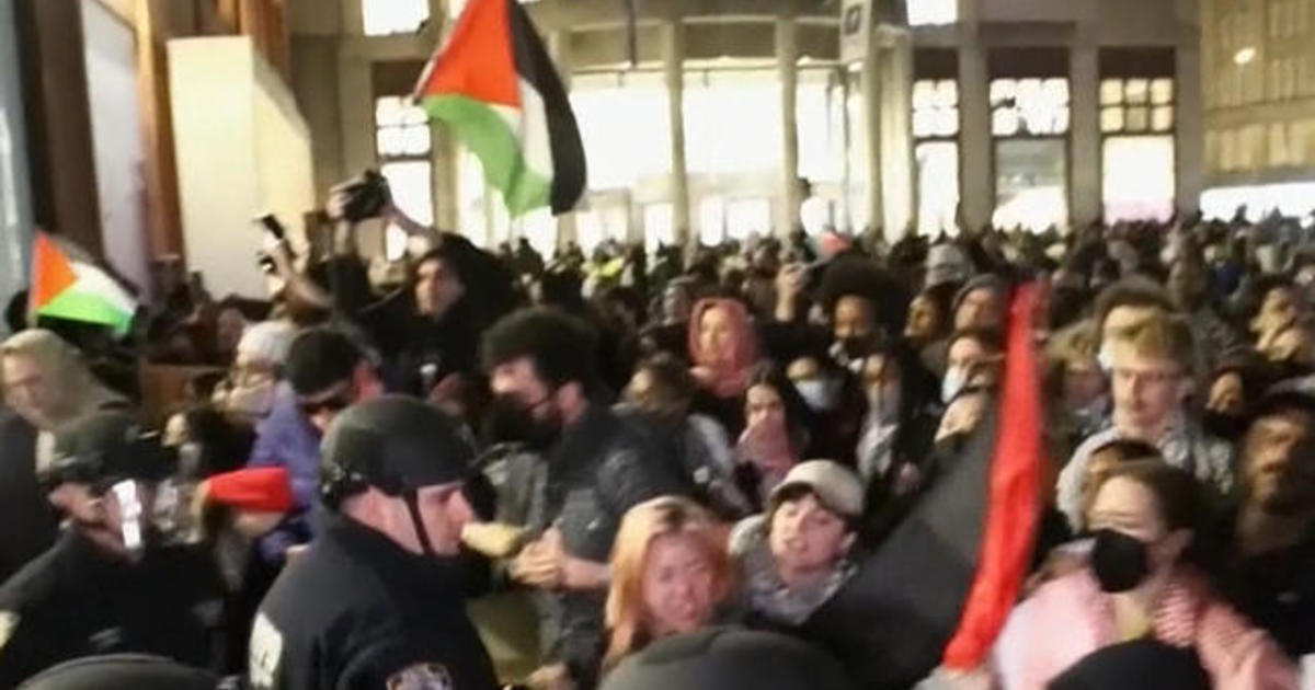Eye Opener: Demonstrations on college campuses continue in response to the war in Israel [Video]