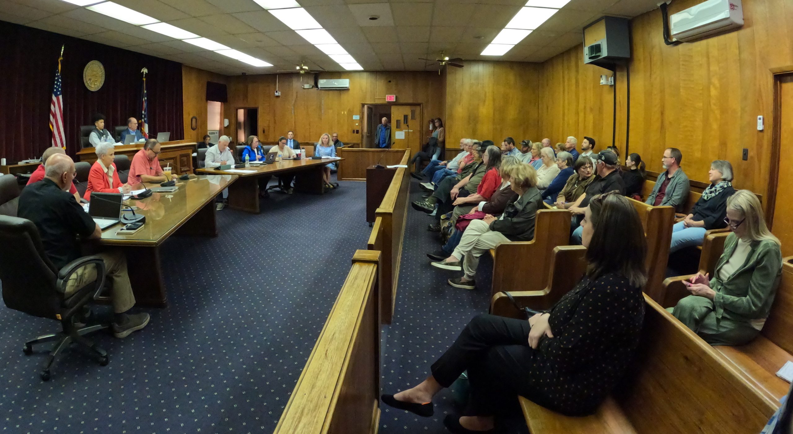 Chillicothe Council Votes Down Mayor’s Chief of Staff, Bans Public Feeding of Wildlife [Video]