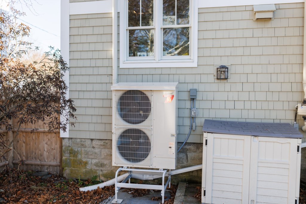 Utility opposes new rules for heat pumps popular in Maine [Video]