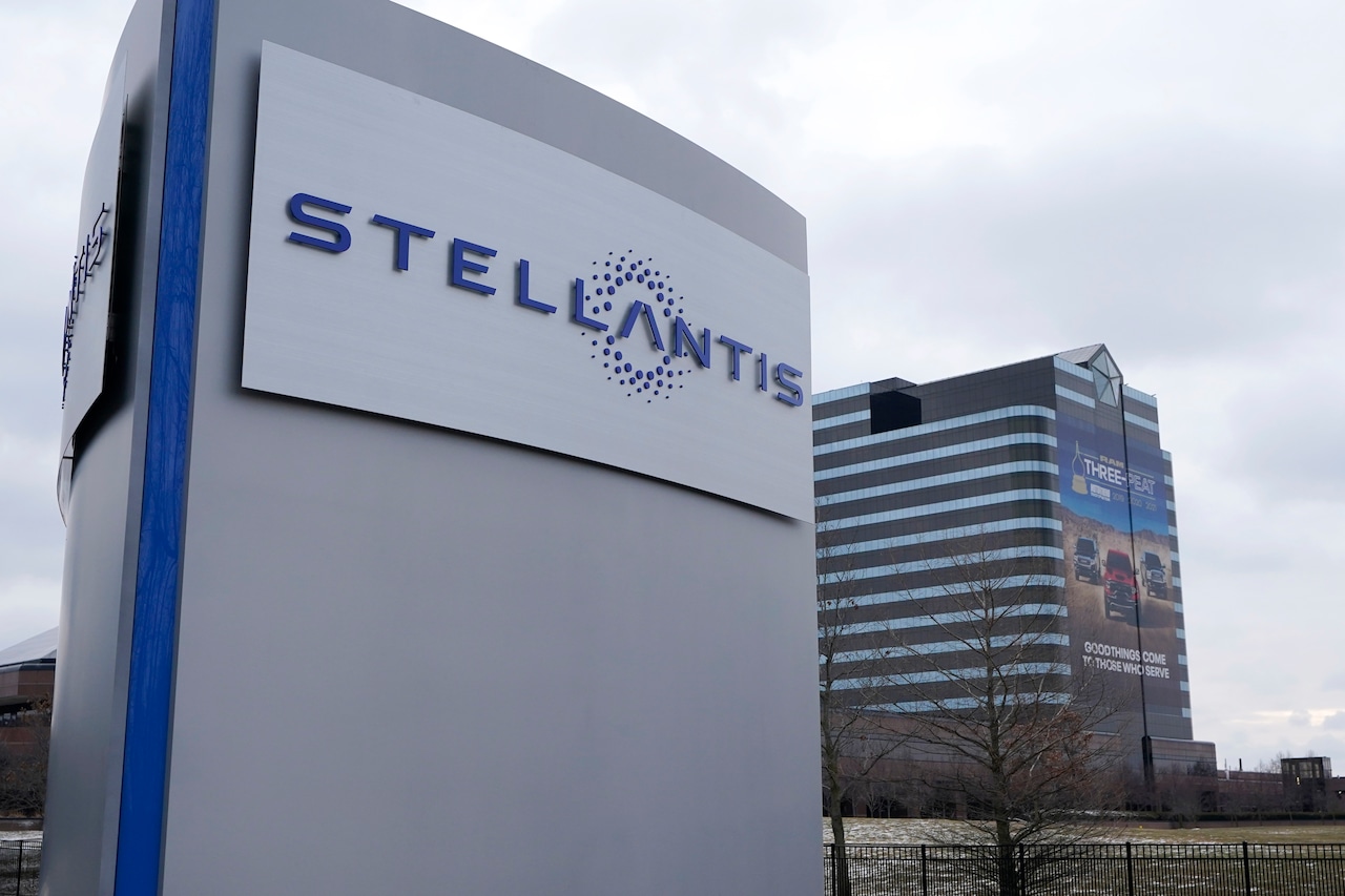 Jeep maker Stellantis to lay off an unspecified number of factory workers in the coming months [Video]