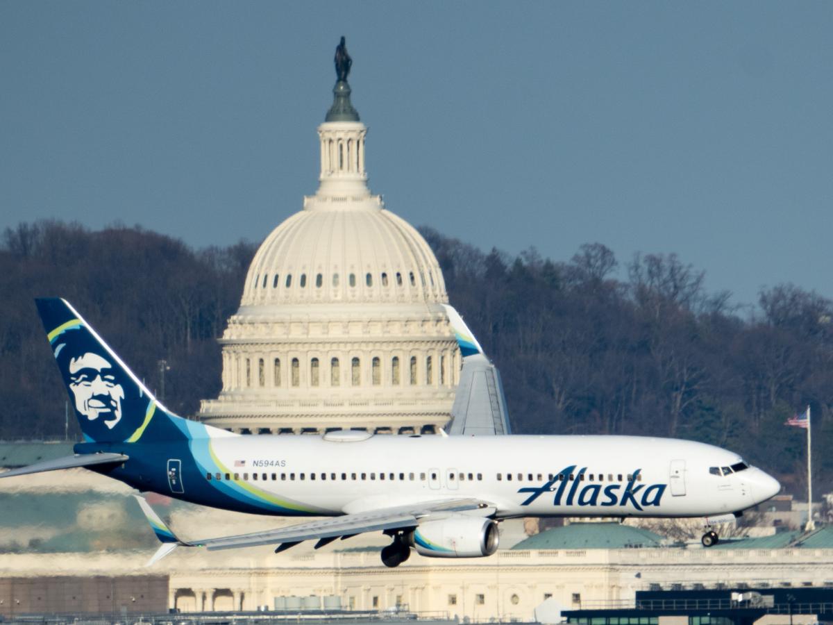 Alaska Airlines was named America’s favorite airline for the 2nd year in a row  months after a hole blew in the side of one of its planes [Video]