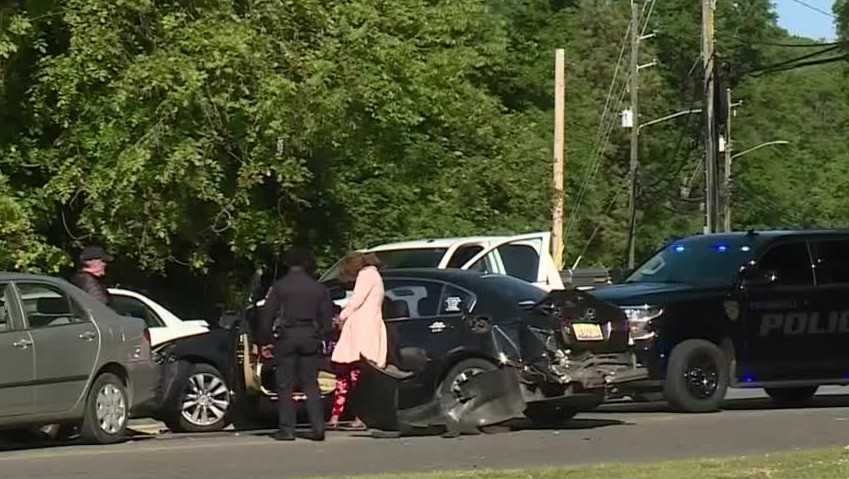 Trussville Police chase ends in multi-vehicle crash [Video]