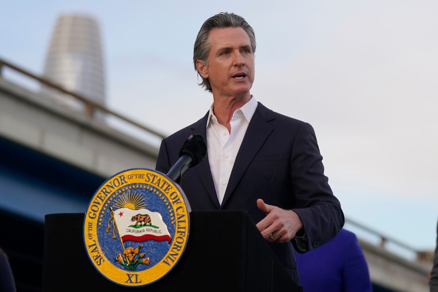 Gov. Newsom announces partnership between CHP & Bakersfield police to crackdown on crime [Video]
